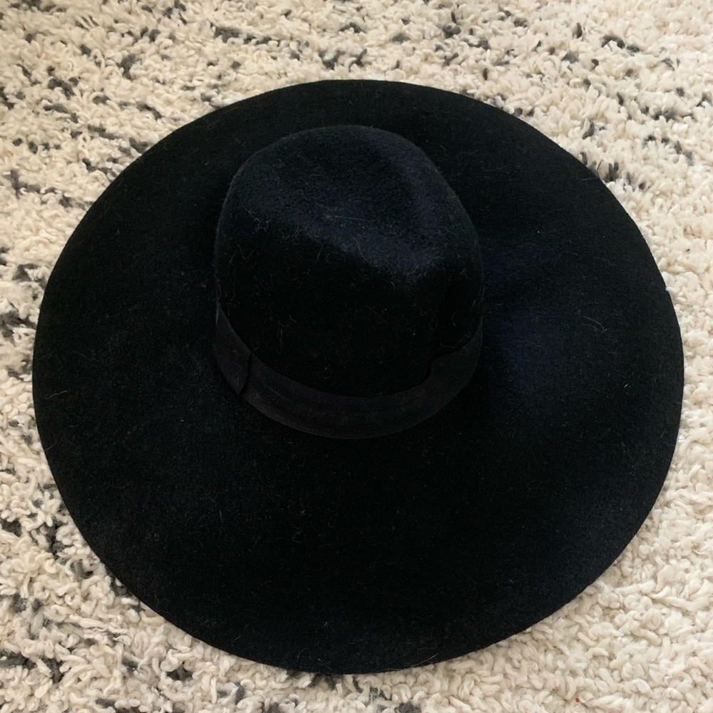 ✨Large Black Brim Hat✨